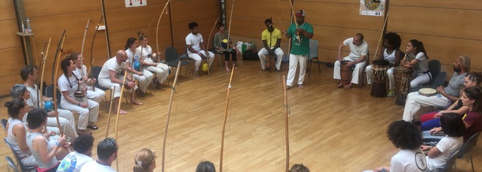 Cours de Berimbau instrument de musique traditionnel de la Capoeira